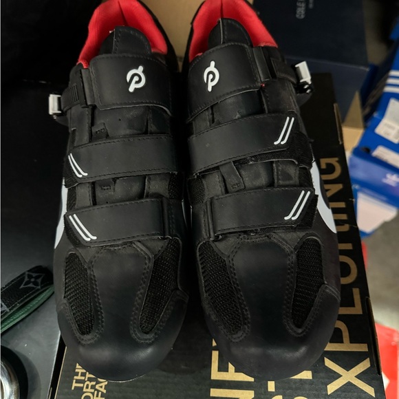 Peloton cycling shoes sz 48 13.5 but fits like a 13 - Picture 3 of 3